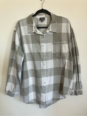 Relaxed Green & White Plaid Button-Down Shirt - Lightweight Everyday Top